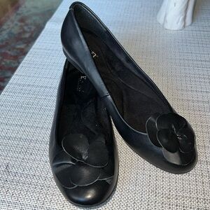 Black leather born concept flats size 8M